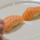 Imagen para el artículo titulado Caos burocrático en Taiwán: cientos de personas cambiaron su nombre a Salmón para comer sushi gratis